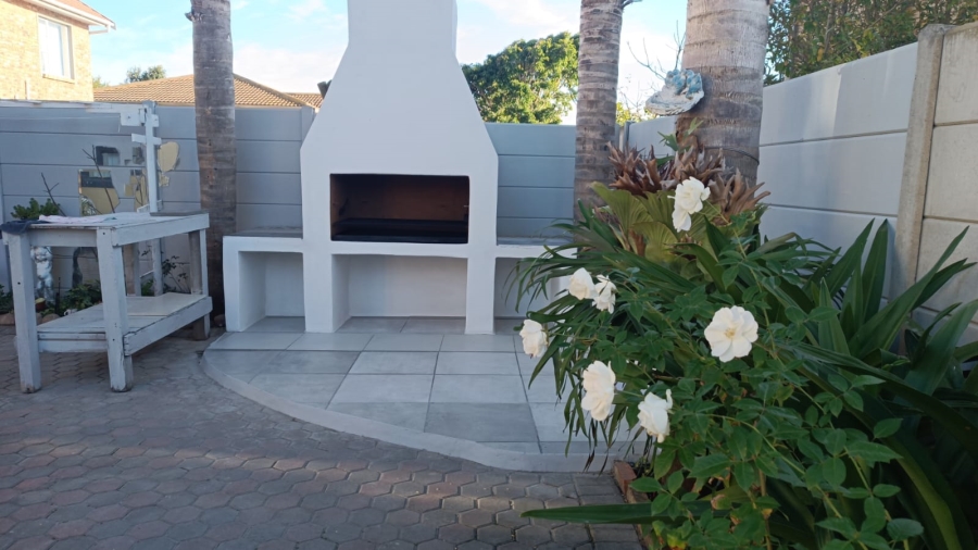 3 Bedroom Property for Sale in Reebok Western Cape